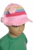 Dievčenská čiapka so šiltom a brmbolcami